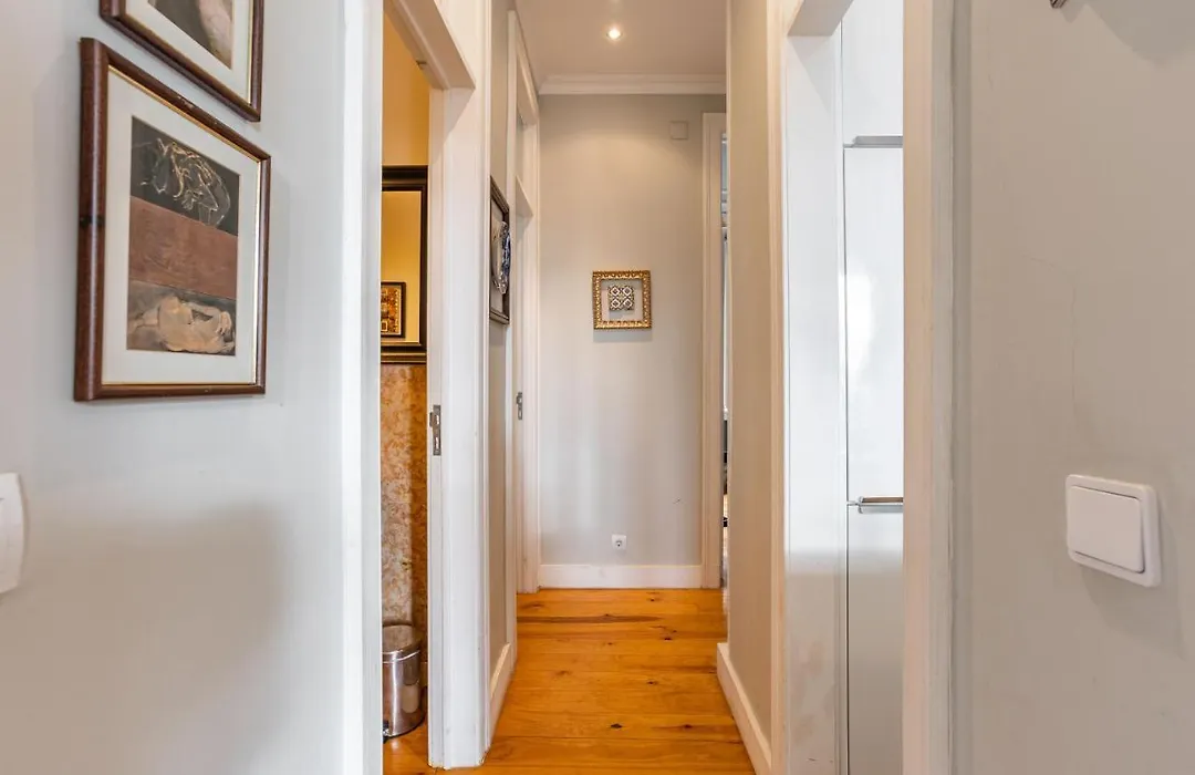 Bright Tailor Made Apartment By The Castle-1